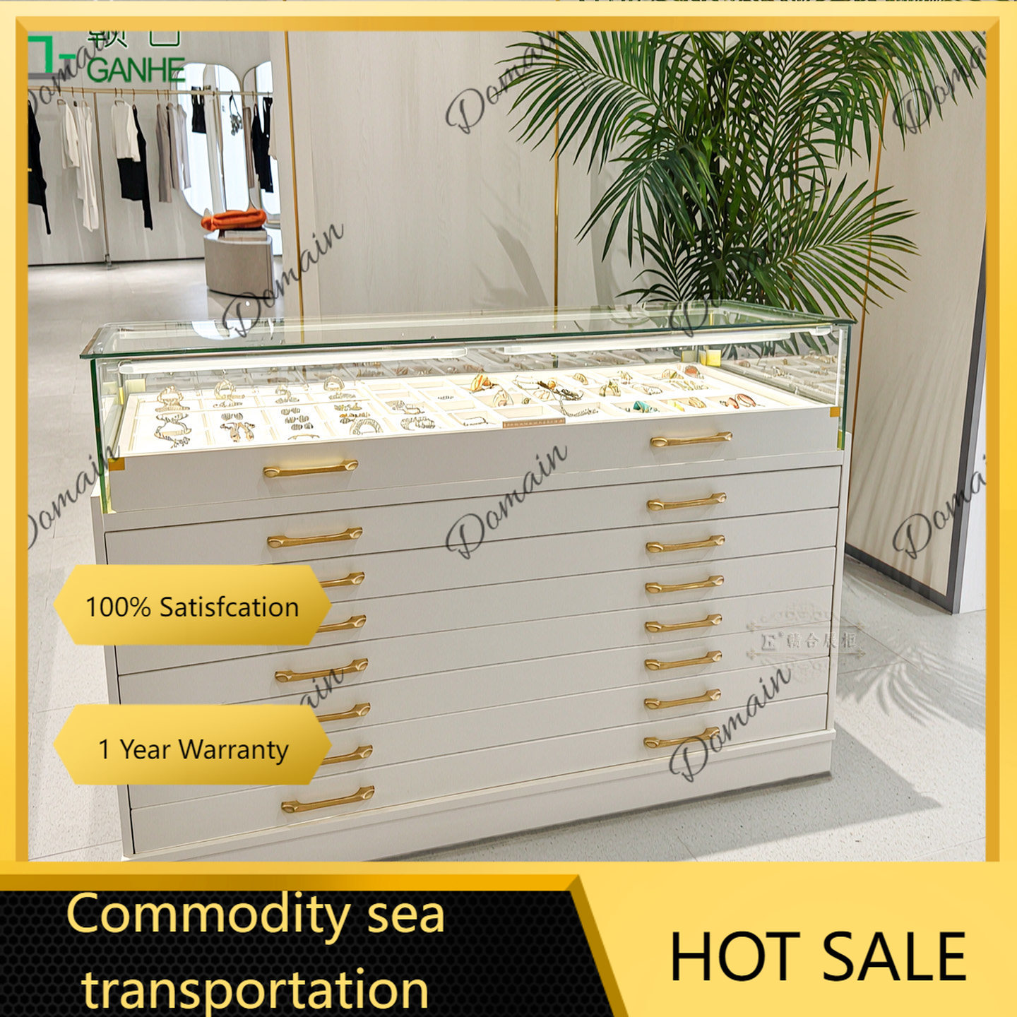 Jewelry With Watches - 81 N Vitrine en verre de